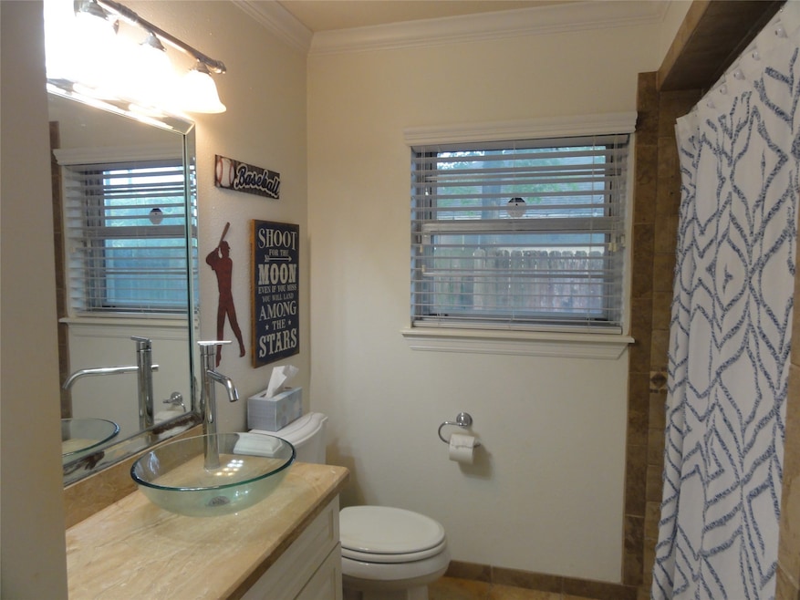 5204 Sue Marie Ln, Houston, TX 77091 - photo 1