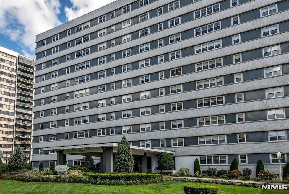 The Whitehall unit 1B, Hackensack, NJ 07601 - photo 1