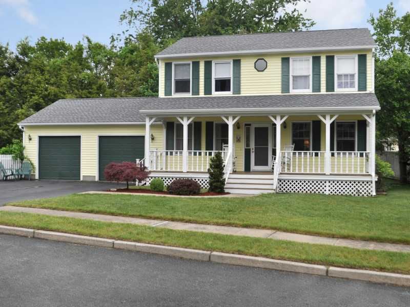 19 Pamela Cir, Warwick, RI 02886 - photo 1