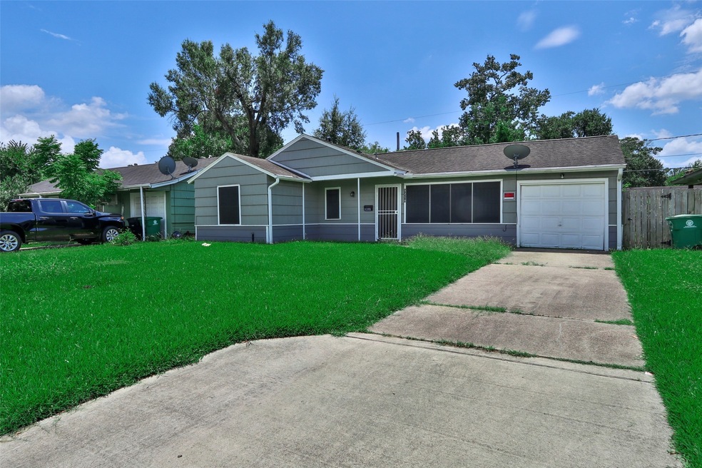 5210 Browncroft St, Houston, TX 77021 - photo 1