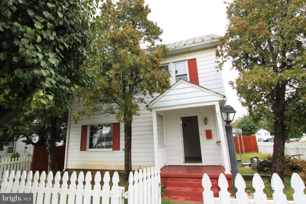 401 Preston St, Charles Town, WV 25414 - photo 1