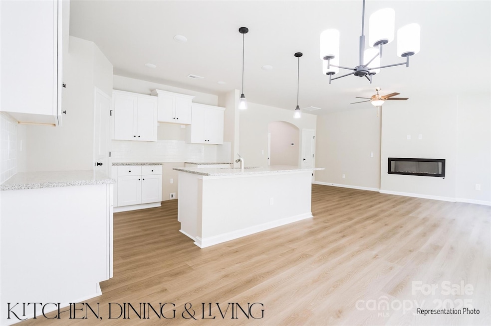 7504 Gwynne Hill Rd, Charlotte, NC 28215 - photo 1