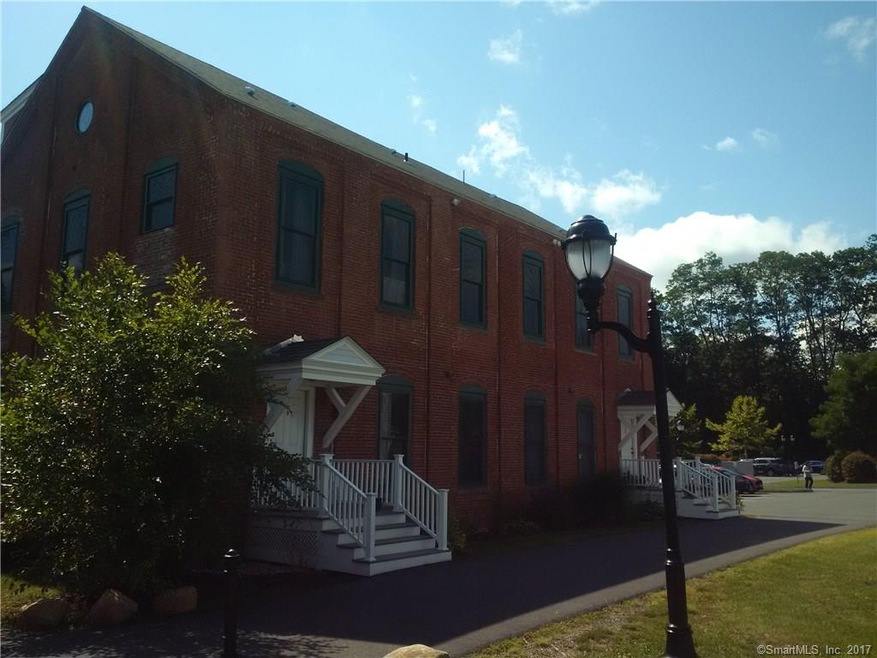 35 Mill St unit 35E, Unionville, CT 06085 - photo 1