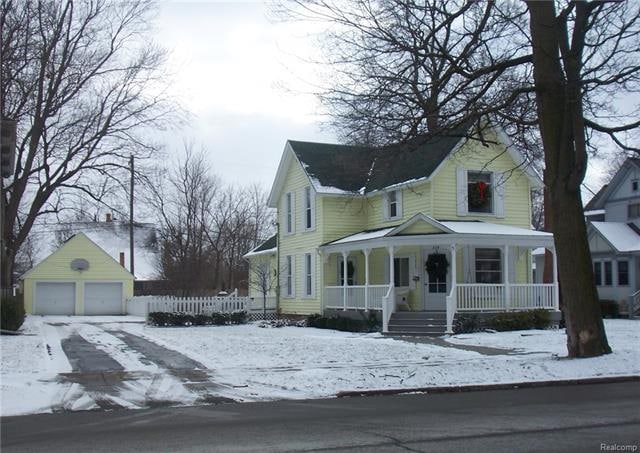 Welcome to 229 W Lake StreetSouth Lyon