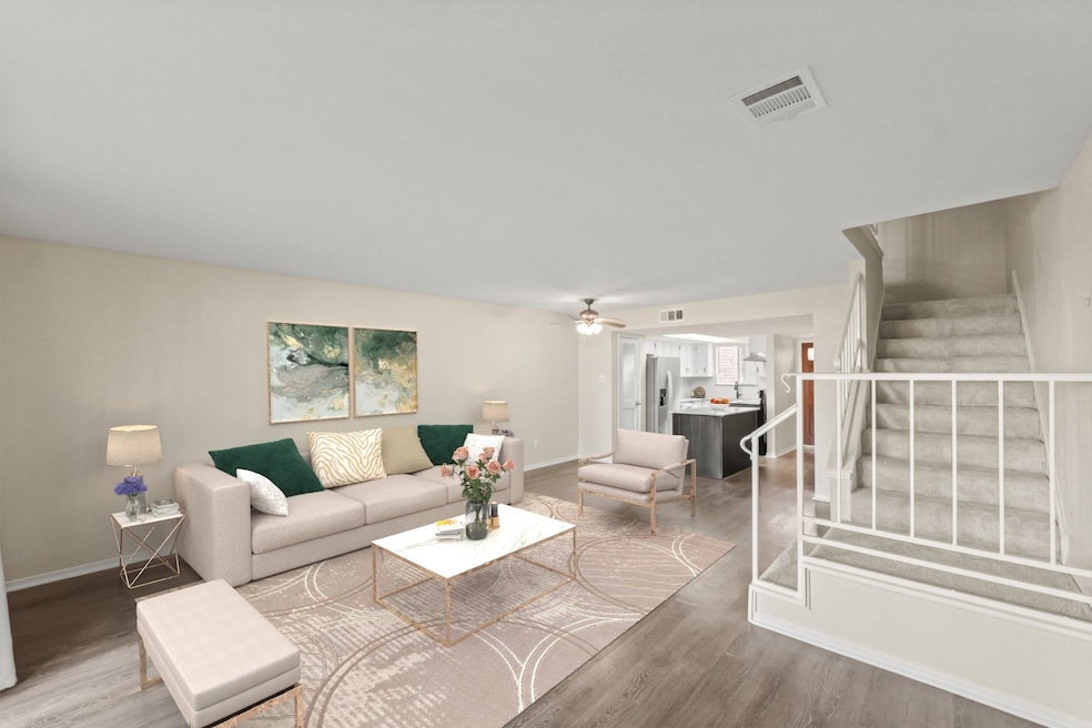 5005 Georgi Ln unit 73, Houston, TX 77092 - photo 1