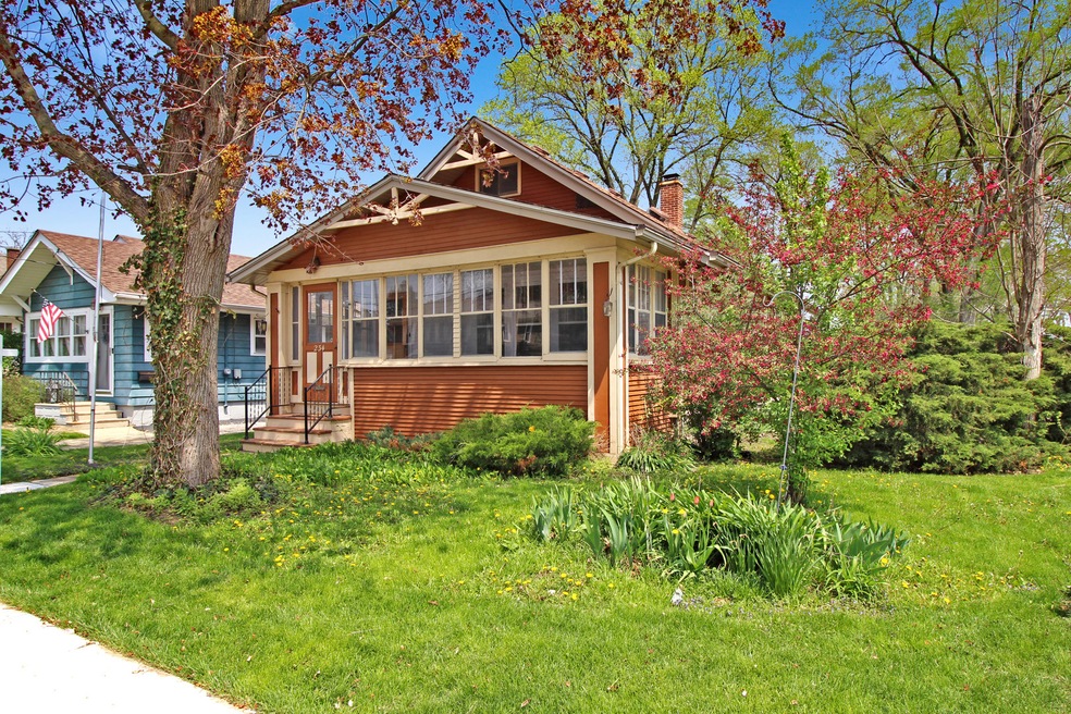 234 S Prairie St, Batavia, IL 60510 - photo 1