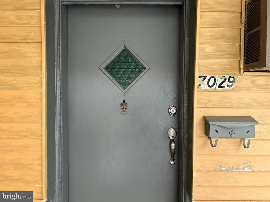 7029 Clover Ln, Upper Darby, PA 19082 - photo 1