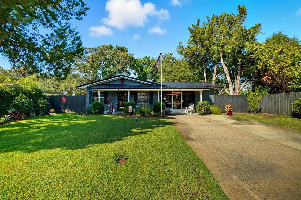 Pending $335,000 • Co-Listing Agent