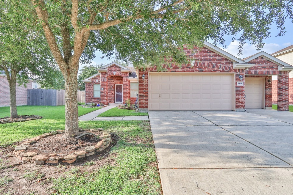 4301 Summer Ln, Pearland, TX 77584 - photo 1