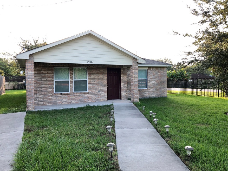6508 Jensen Dr, Houston, TX 77026 - photo 1