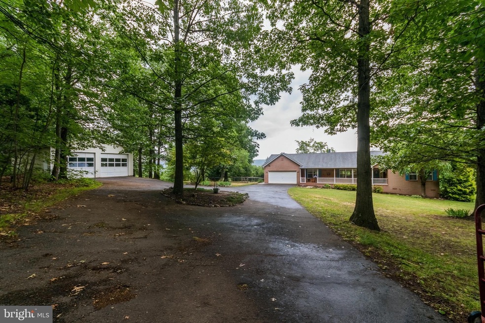 172 Shallow Creek Dr, Hedgesville, WV 25427 - photo 1