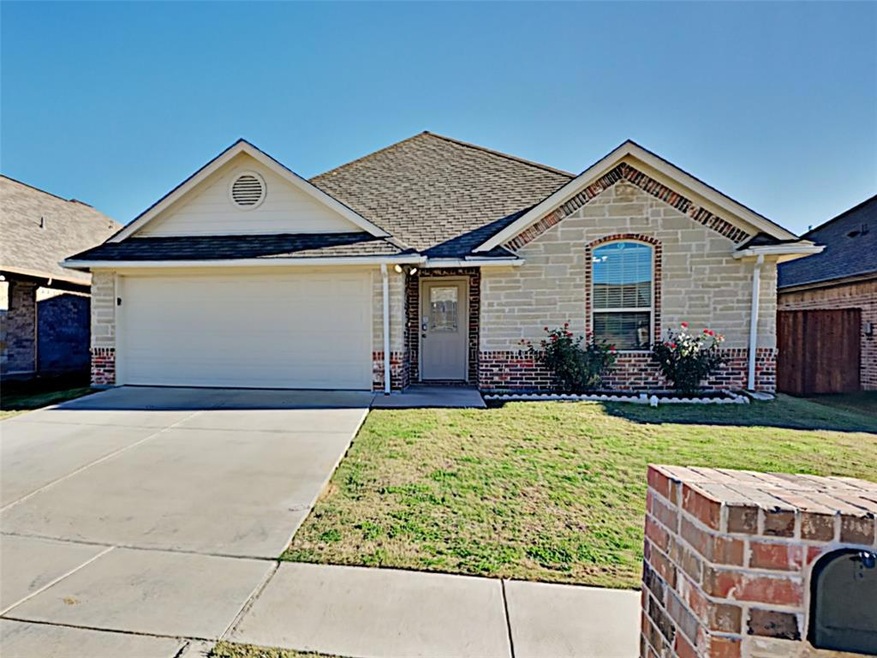 250 Jacinth Ln, Granbury, TX 76049 - photo 1