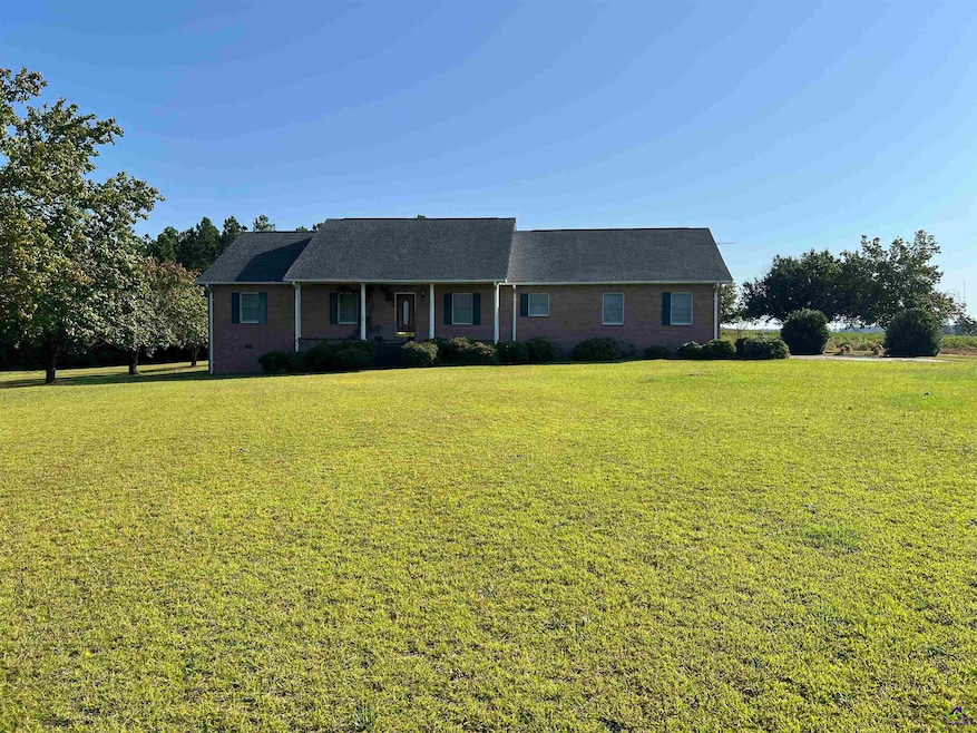 Pending $960,000 • Co-Listing Agent