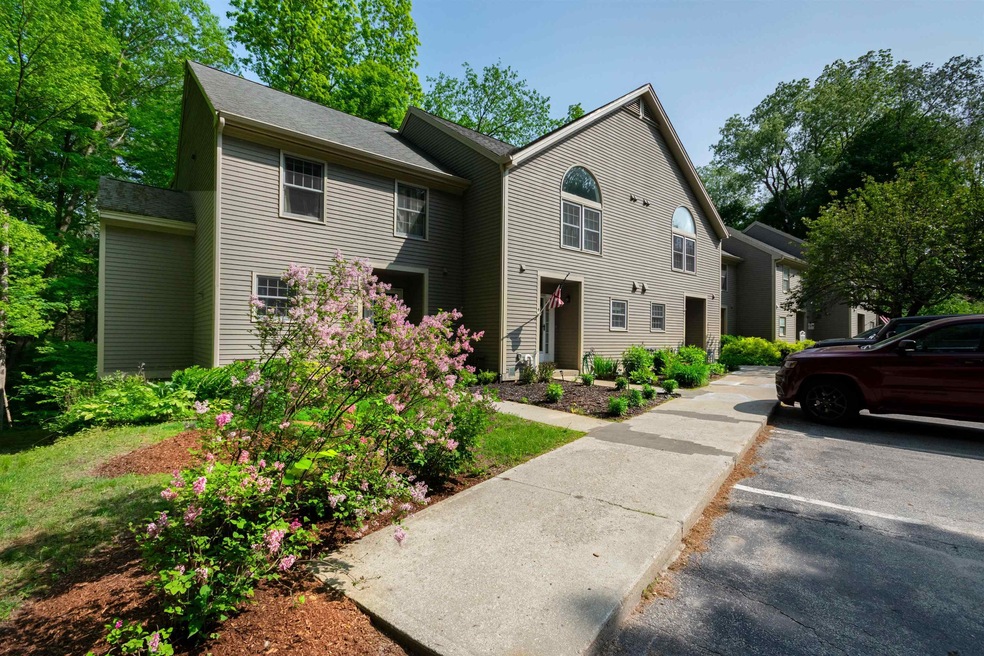 7 Village Falls Way, MerriMacK, NH 03054 - photo 1