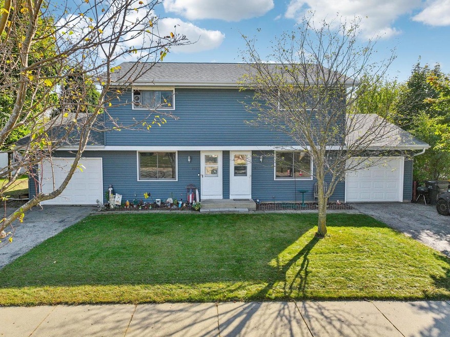 Gorgeous Side-By-Side Duplex/Townhouse
