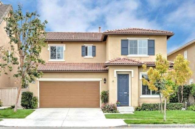 The lovely faÃ§ade of this quality home by Califor