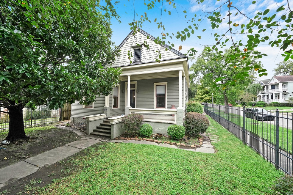 121 E 4th St, Houston, TX 77007 - photo 1