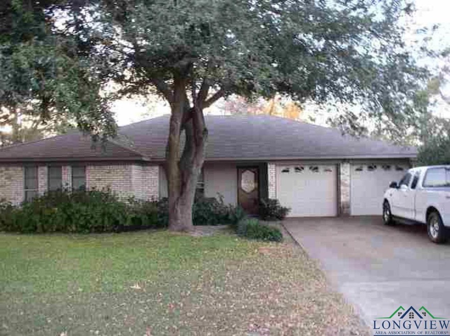2605 Chandler St, Kilgore, TX 75662 - photo 1