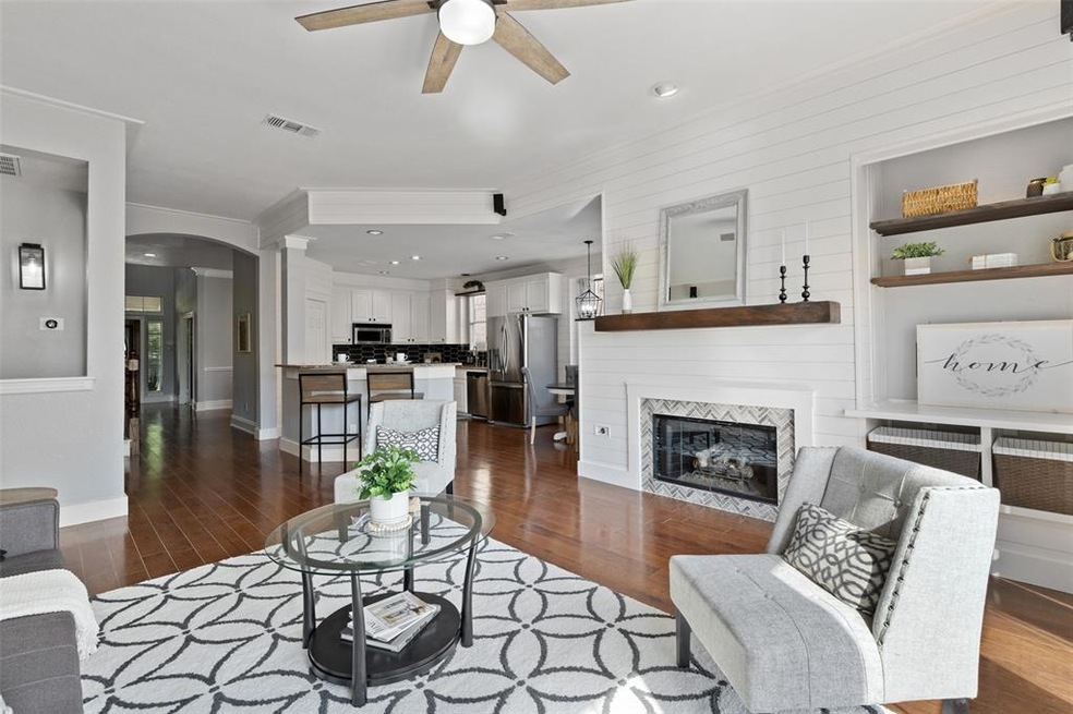 8012 Bridge St, North Richland Hills, TX 76180 - photo 1