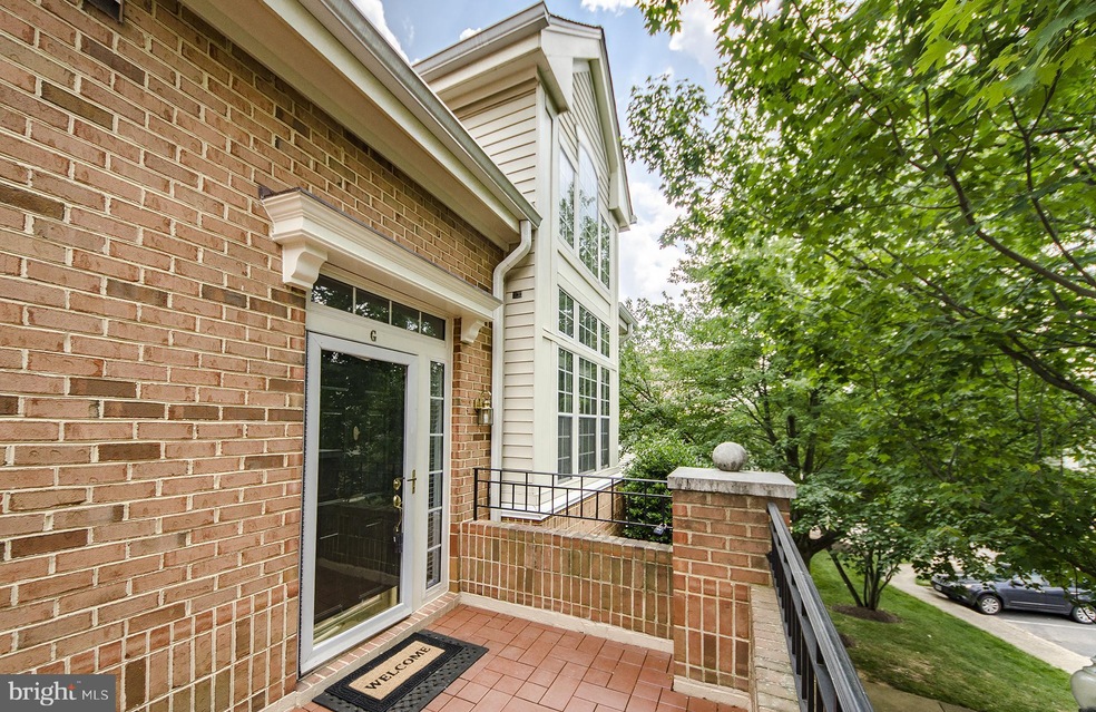 7027 Haycock Rd unit G, Falls Church, VA 22043 - photo 1