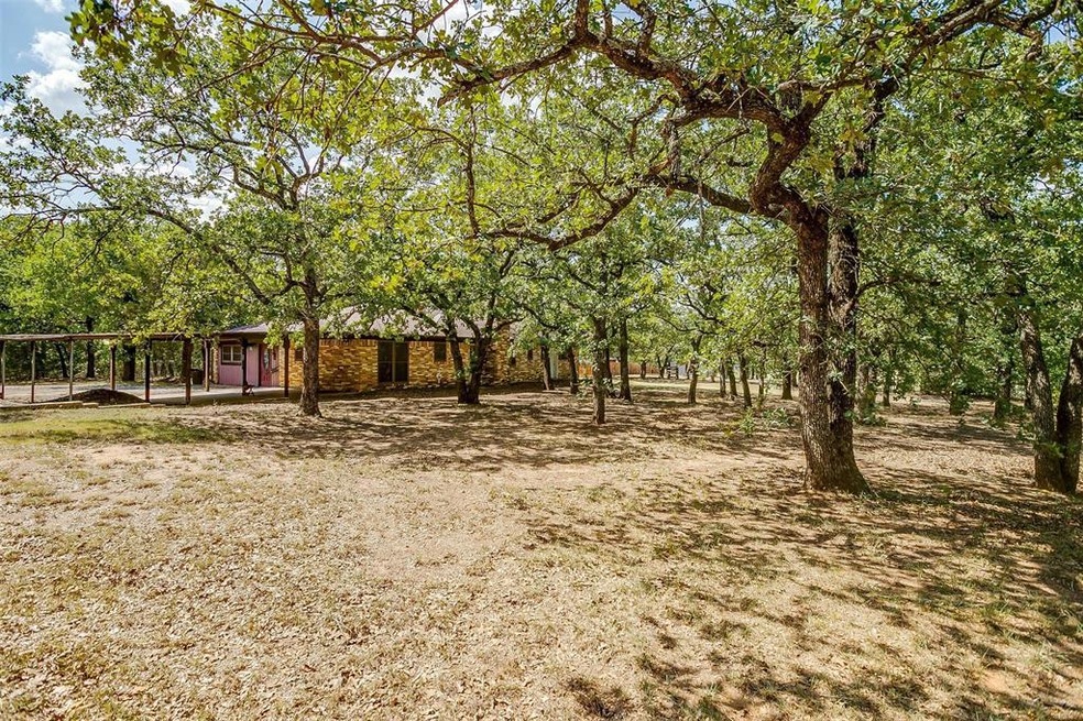 5516 Burleson Oaks Dr, Burleson, TX 76028 - photo 1