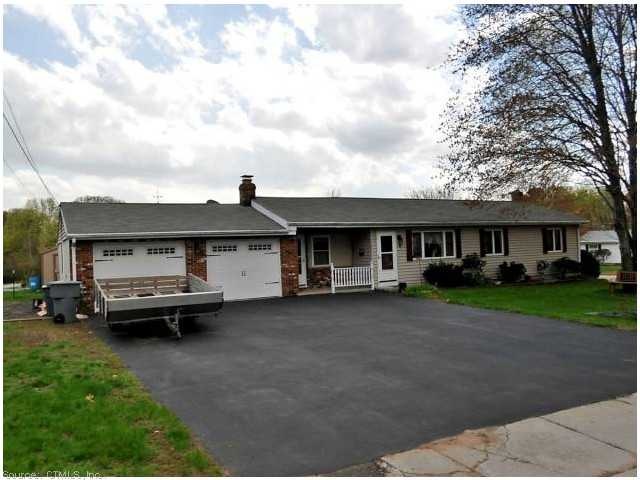 10 Flag Ct, Enfield, CT 06082 - photo 1