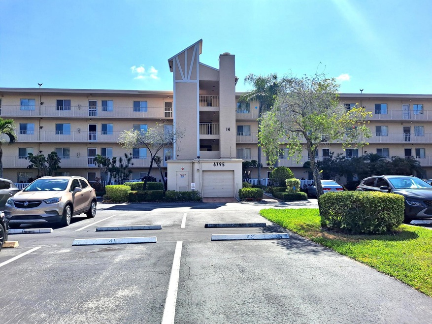 6795 Huntington 405 Ln unit 405, Delray Beach, FL 33446 - photo 1