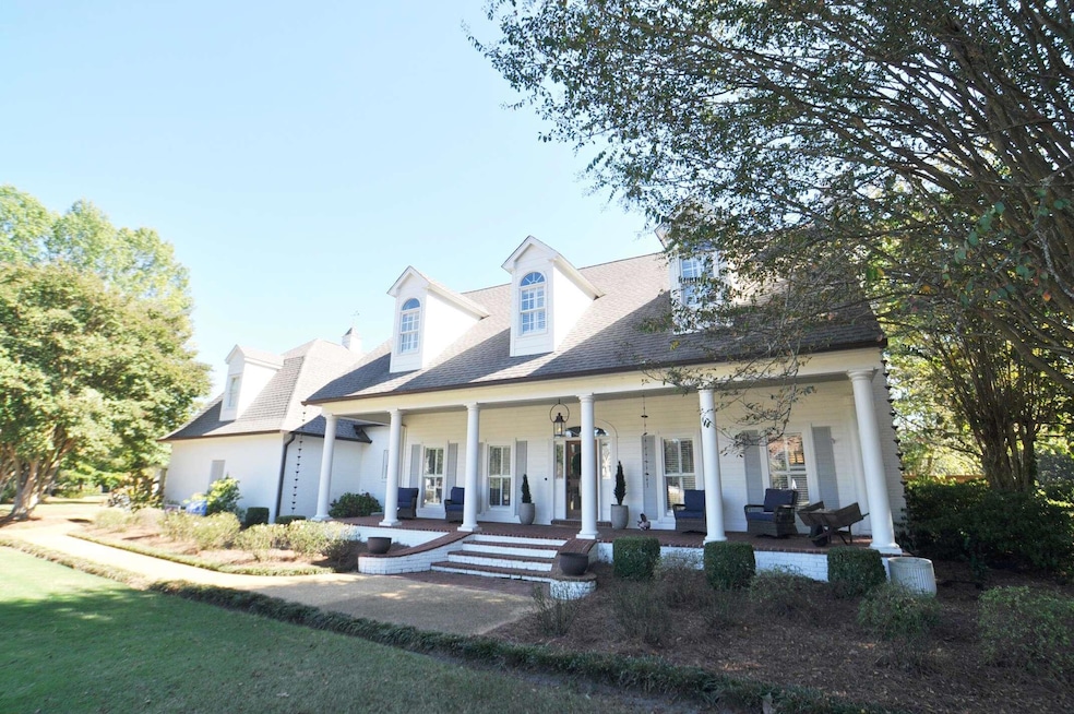 1003 Charleston Blvd, Tupelo, MS 38801 - photo 1