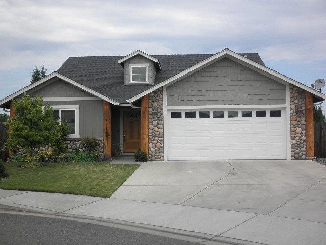 2008 SW Otis Ln, Grants Pass, OR 97527 - photo 1