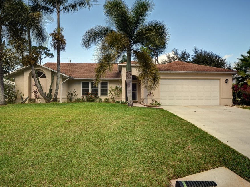 118 Hinchman Ave, Sebastian, FL 32958 - photo 1