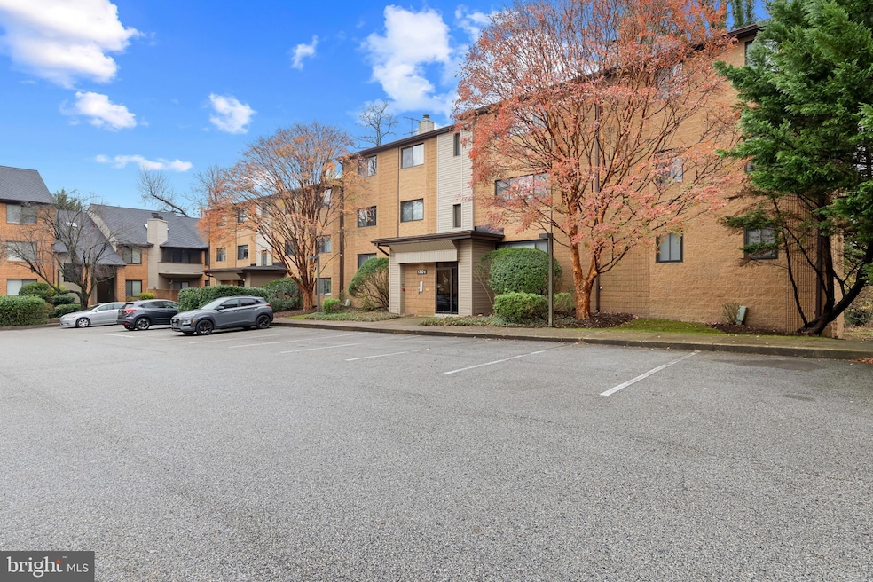 1701 Mount Washington Ct unit K, Baltimore, MD 21209 - photo 1