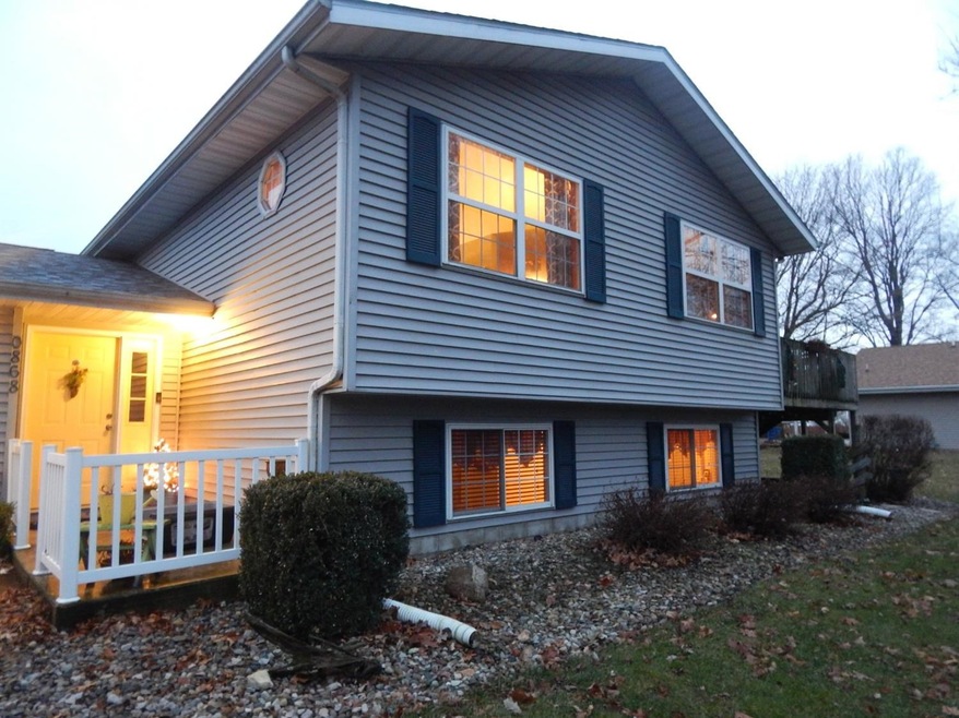 868 E 400 S, La Porte, IN 46350 - photo 1