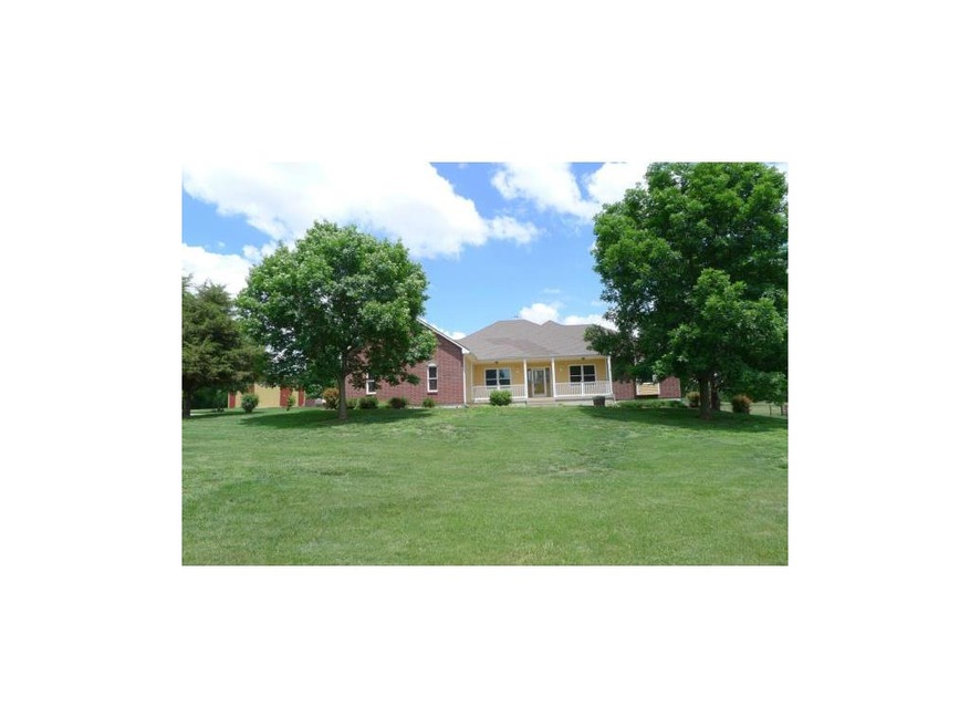 22250 W 191st St, Spring Hill, KS 66083 - photo 1