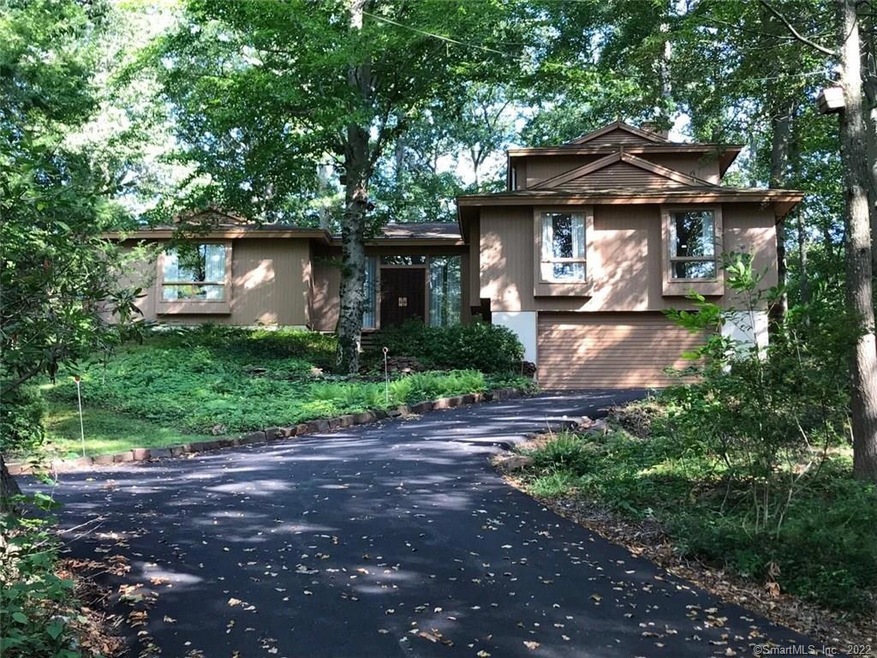 435 Brownstone Ridge, Meriden, CT 06451 - photo 1