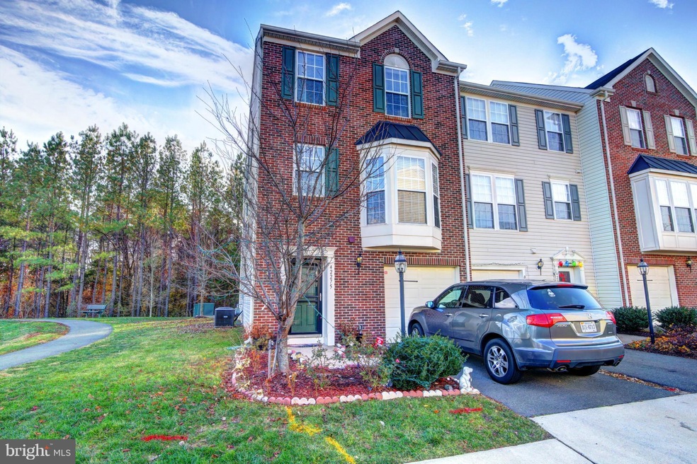 42275 St Huberts Place, Chantilly, VA 20152 - photo 1