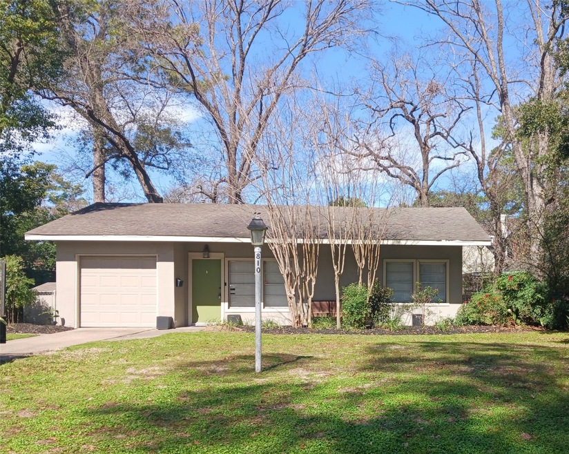810 W 42nd St, Houston, TX 77018 - photo 1