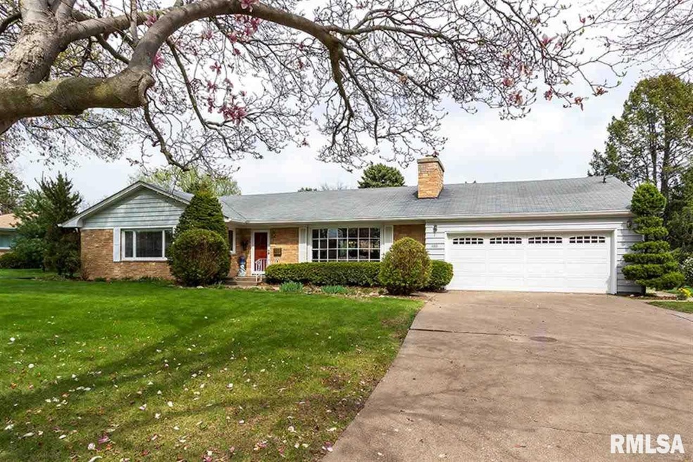 4219 Rodeo Rd, Davenport, IA 52806 - photo 1