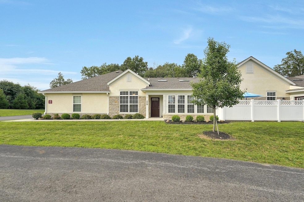 652 Callahan Place, Columbus, OH 43213 - photo 1