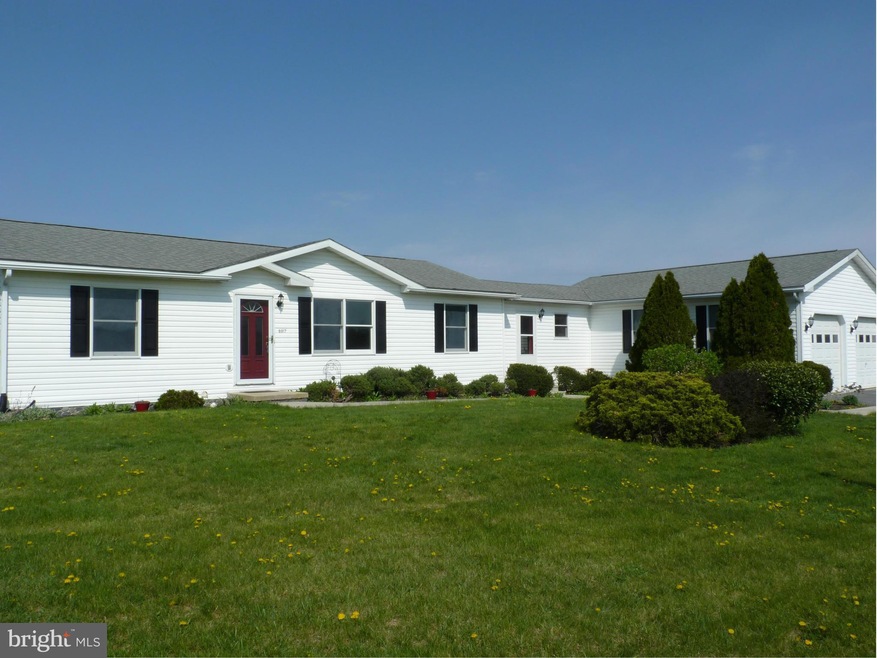 8917 Kline Dr, Greencastle, PA 17225 - photo 1