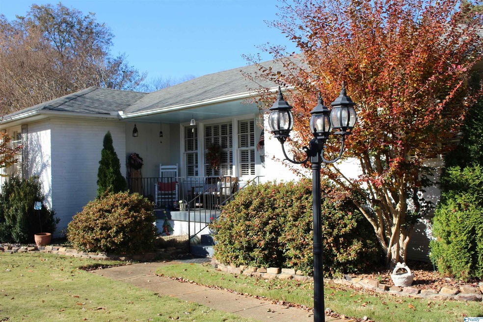 6608 Chadwell Rd SW, Huntsville, AL 35802 - photo 1