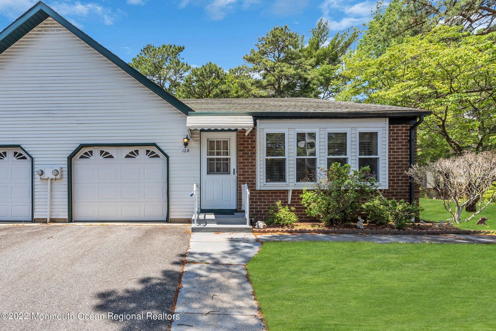 12B Pembroke Ln unit B, Whiting, NJ 08759 - photo 1