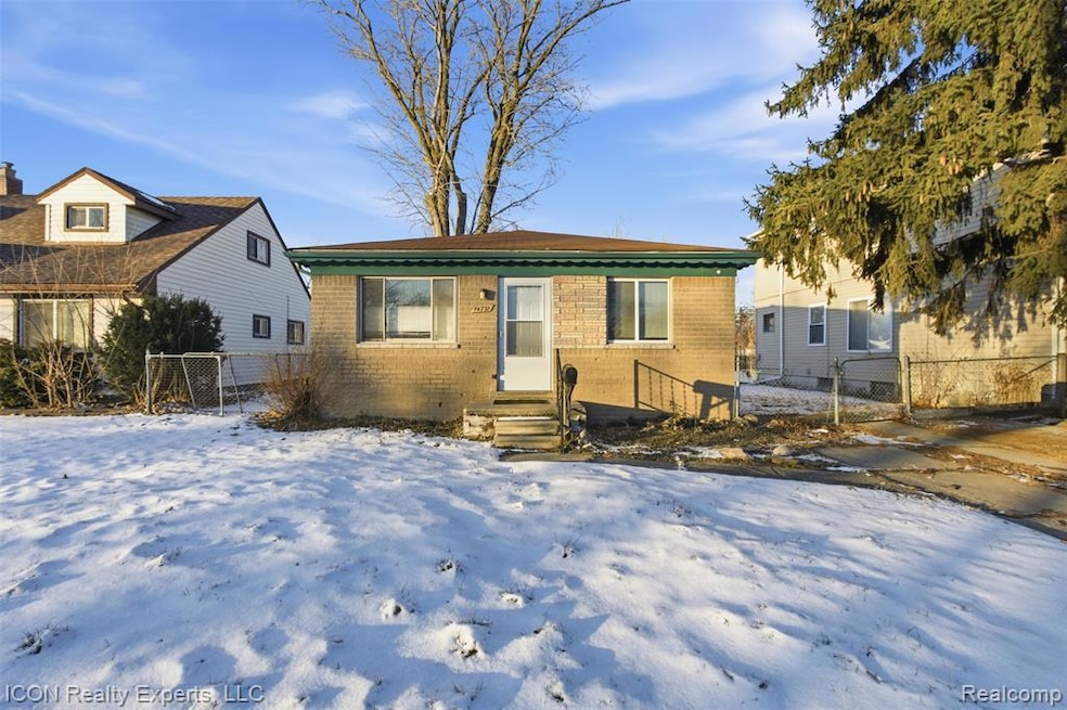 14731 Stephens Dr, Eastpointe, MI 48021 - photo 1