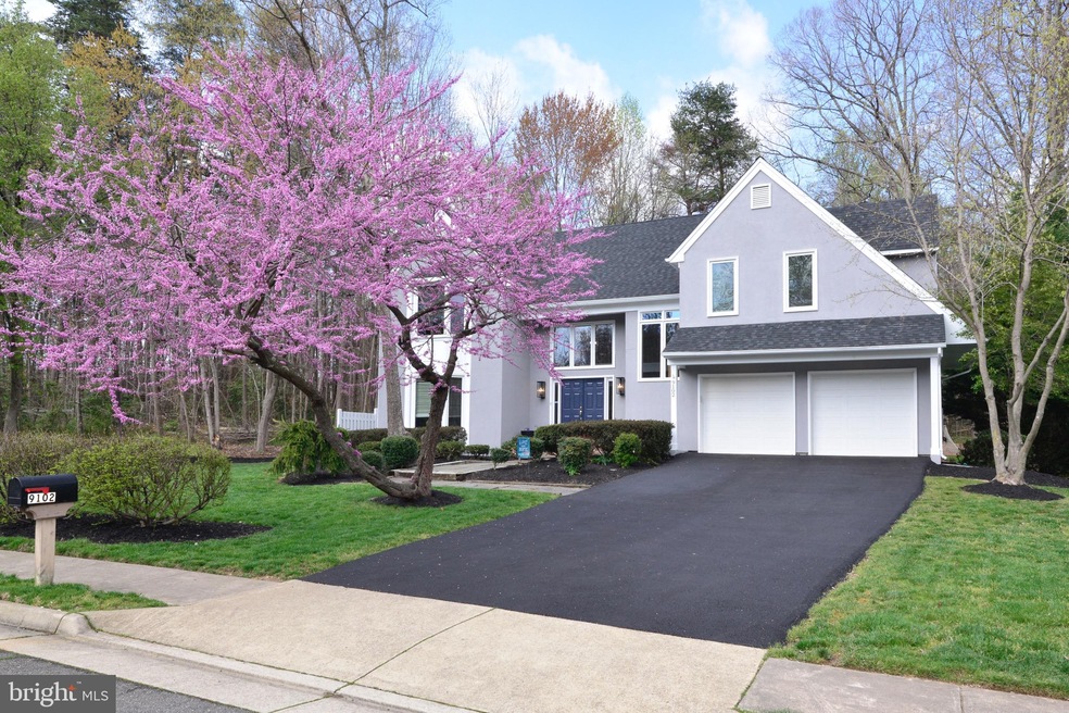 9102 Meadowcreek Ln, Lorton, VA 22079 - photo 1