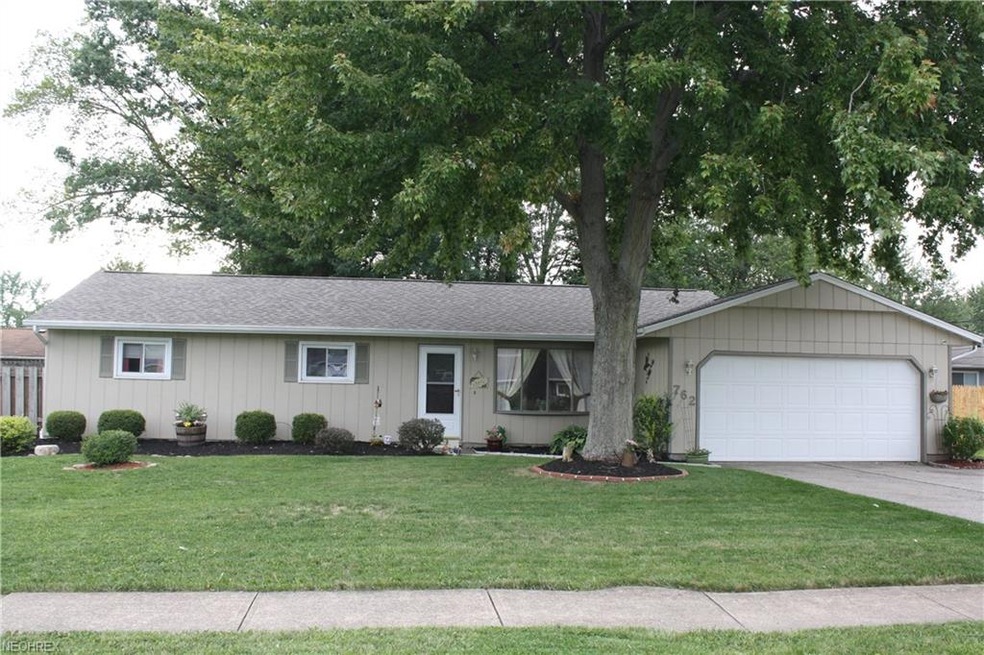 762 Robinwood Ave, Sheffield Lake, OH 44054 - photo 1