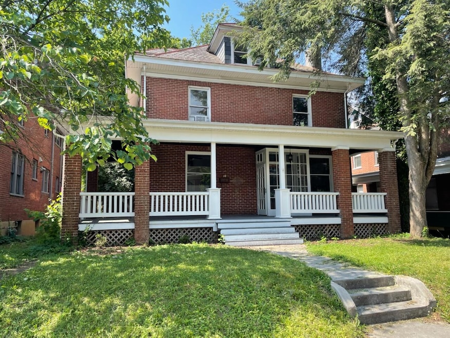 810 Day Ave SW