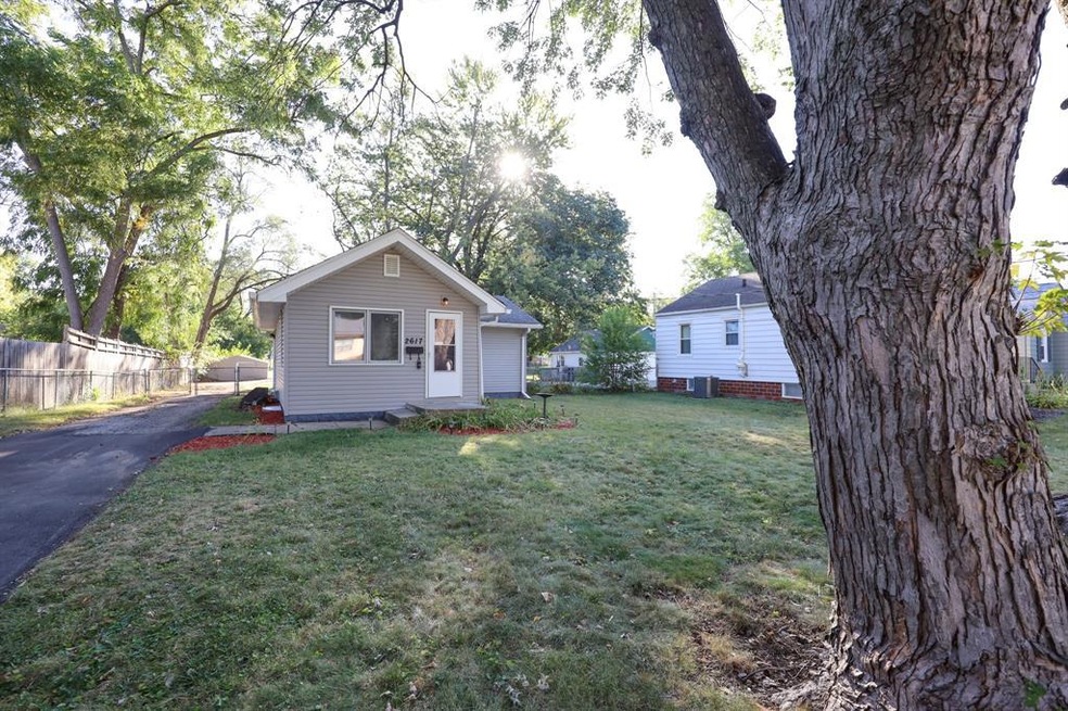 2617 53rd St, Des Moines, IA 50310 - photo 1