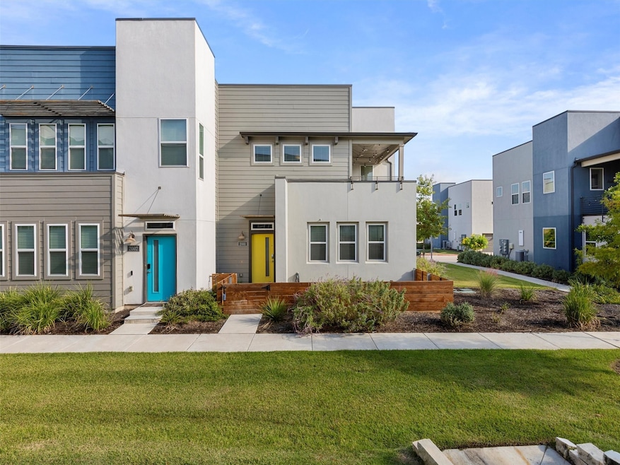 For Sale $320,000 • Co-Listing Agent