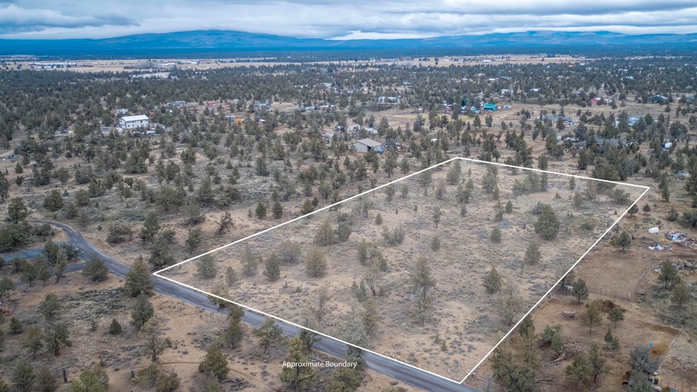 25367 Alpine Ln, Bend, OR 97701