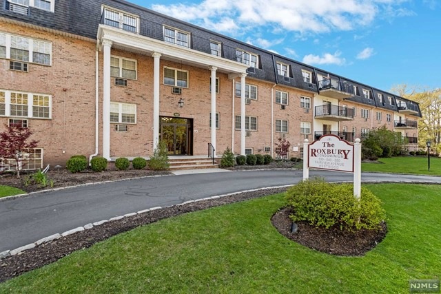 The Roxbury unit 309, Westwood, NJ 07675 - photo 1