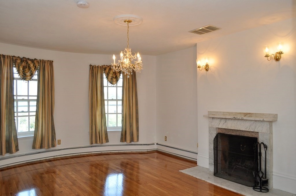 37 Union St unit 3, Boston, MA 02108 - photo 1